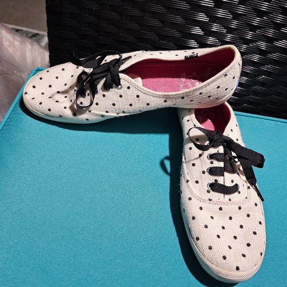 Keds - Picture 1 of 2